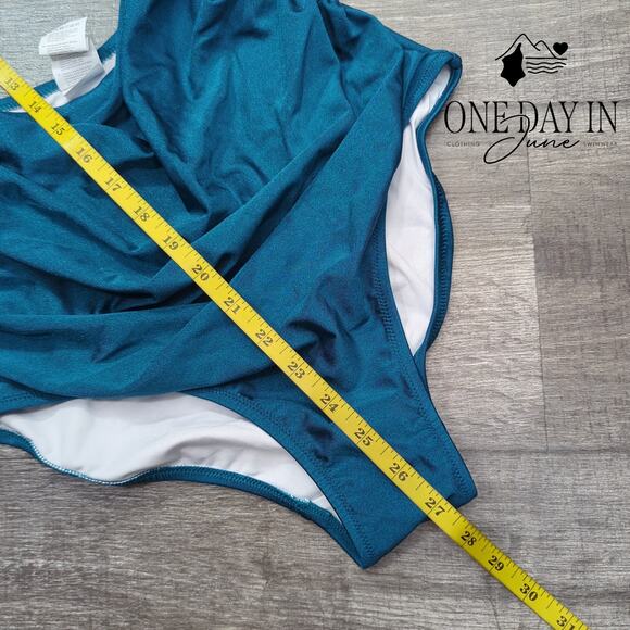 Charmo Twist Front Cut Out One Piece Swimsuit Size M - Picture 6 of 7